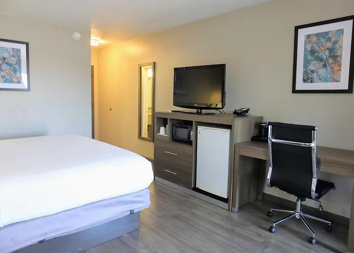 Hotel Baymont By Wyndham 2*