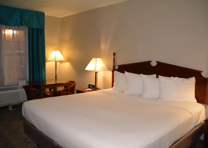 Baymont By Wyndham Hotel 2*