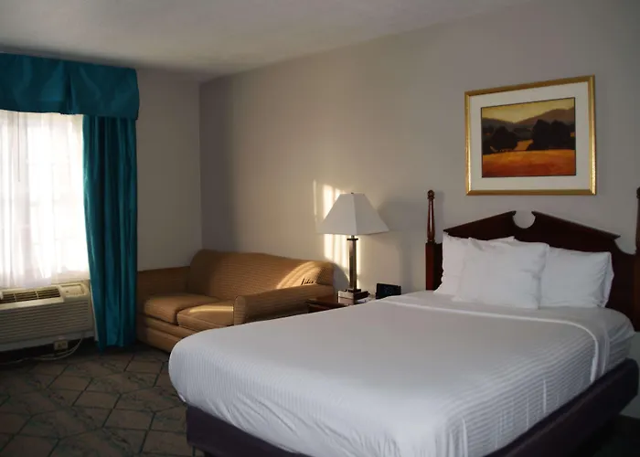 Baymont By Wyndham Hotel Effingham
