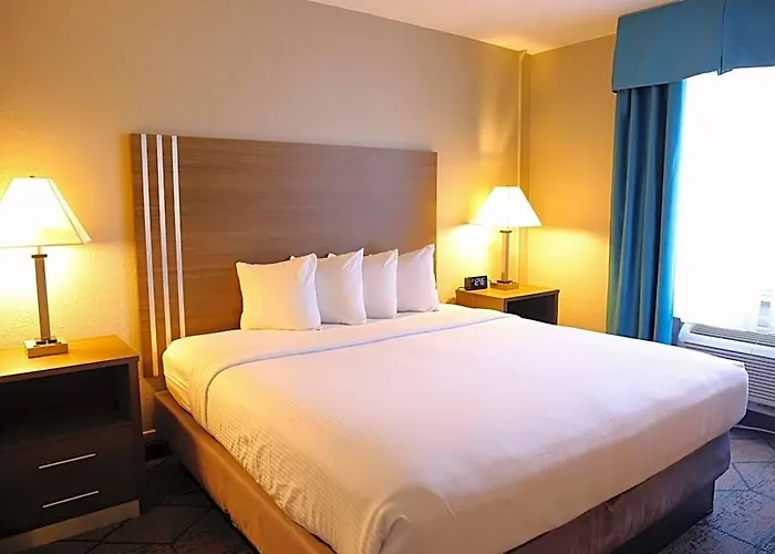 Baymont By Wyndham Hotel Effingham