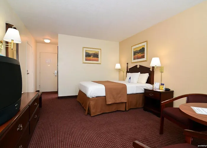 Hotel Baymont By Wyndham Effingham